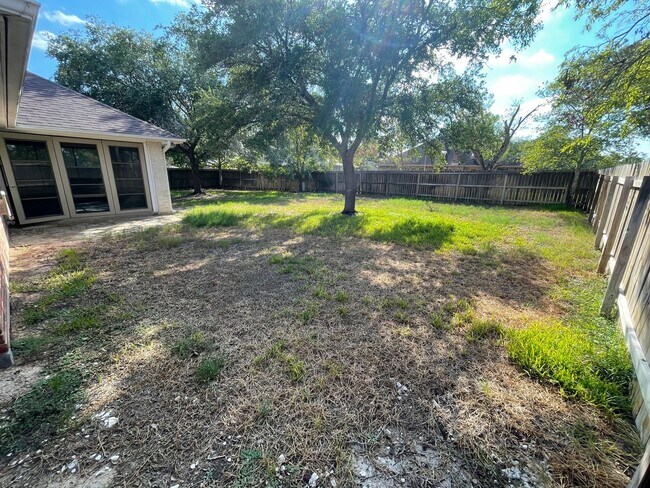 Building Photo - 4/2 Copperfield Home.