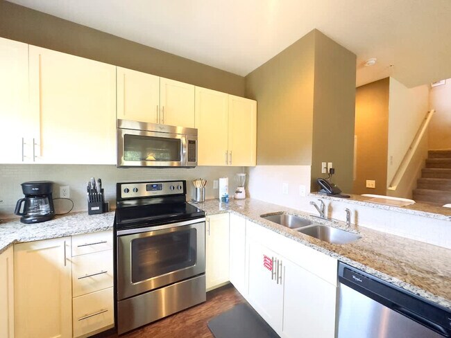 Building Photo - 8996 Silver Pl