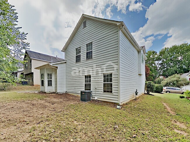 Building Photo - 2646 Lake Park Bnd