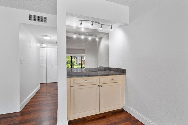 Building Photo - 6612 Spring Bottom Way