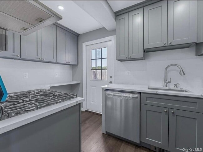 Building Photo - 6 E Barclay St
