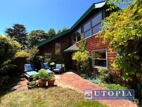 Building Photo - Beautiful, custom finished home in Aptos, ...