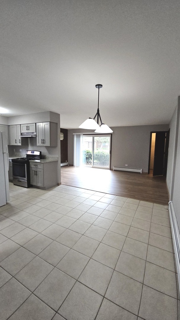 Building Photo - 15706 Independence Ct