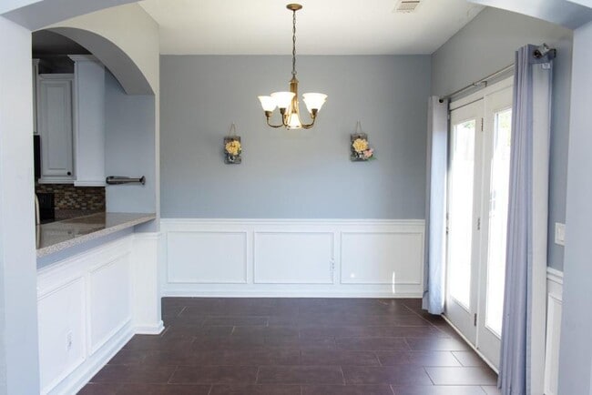 Building Photo - 2505 Arnold Mill Rd NW