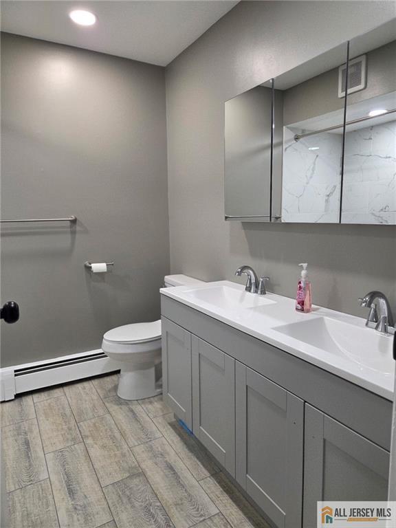 Building Photo - 645 Cricket Ln