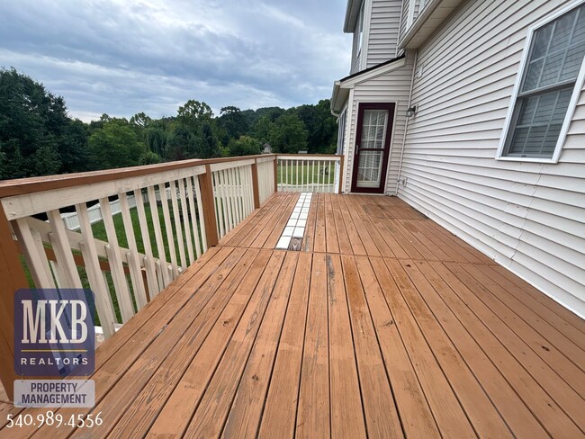 Building Photo - 6423 Westshire Ct