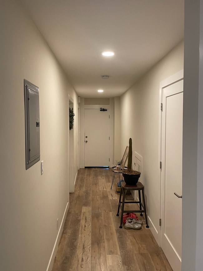 Building Photo - Single bedroom in beautiful Bernal Heights!