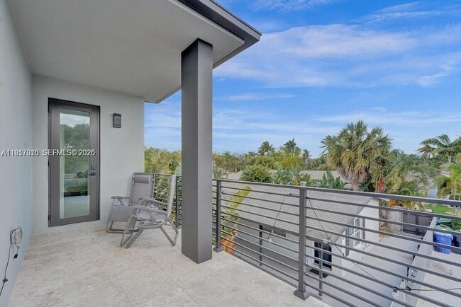 Building Photo - 1101 NE 16th Terrace