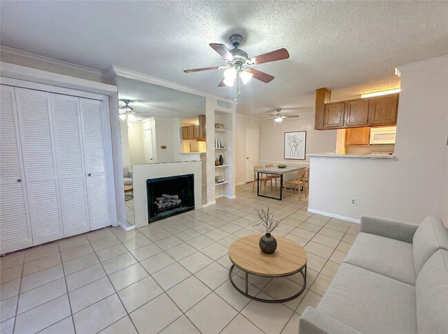 Building Photo - 2121 Hepburn St