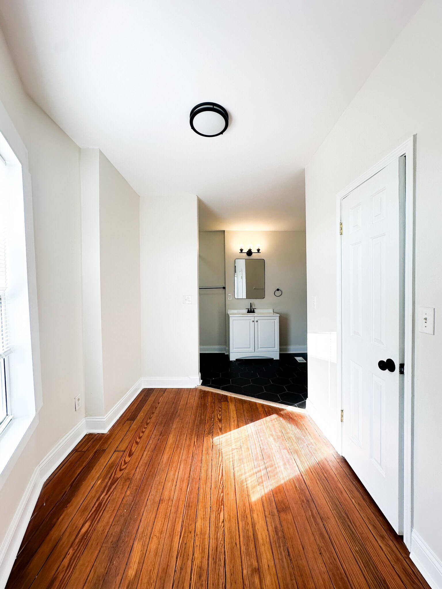 Building Photo - 3333 California Ave