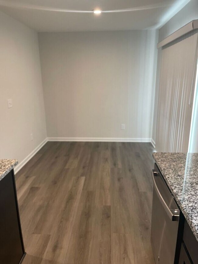 Building Photo - Stunning 3BR 3BA Home w/ Private Patio • Full Appliance Suite • Wooded-View Patio in Nashville