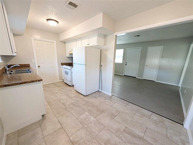 Building Photo - 3513 Parkwoods Ln