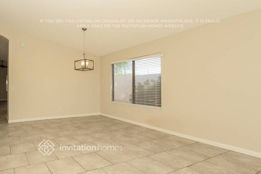 Building Photo - 375 N 167th Dr