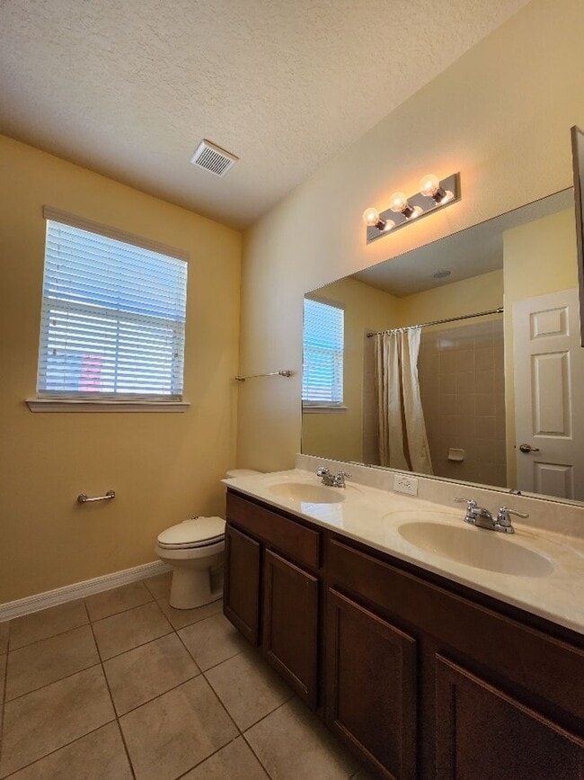 Building Photo - Gorgeous 3-Bedroom, 2.5-Bathroom Townhome in Orlando