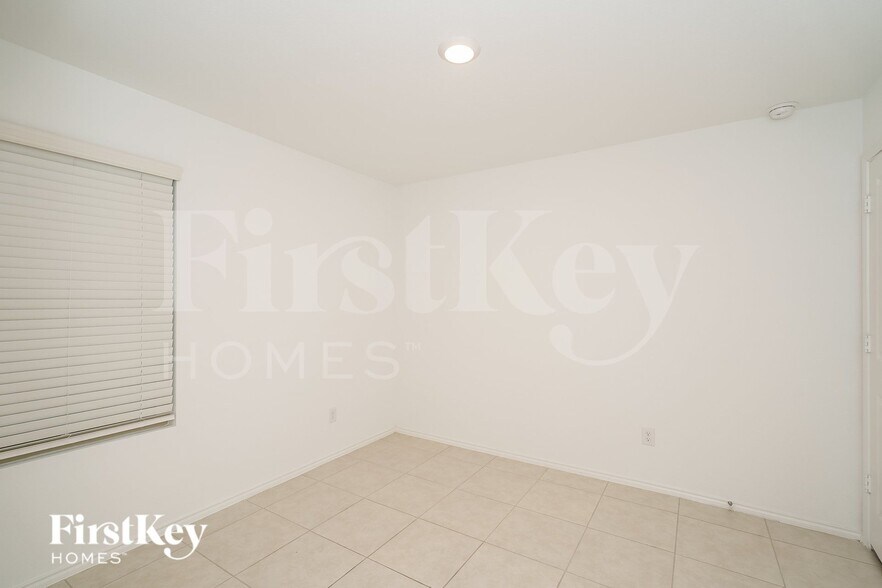 Building Photo - 14841 Firerock Rd