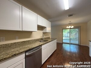 Building Photo - 6734 Honeyridge Ln