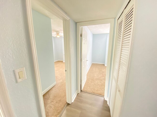 Building Photo - Spacious 3 bedroom, 2 bathroom Condo Locat...