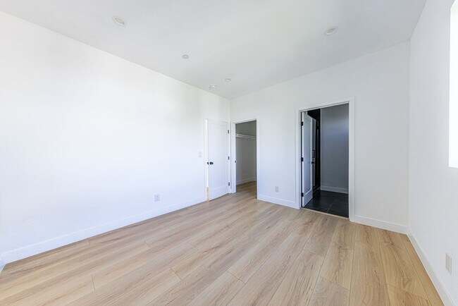 Building Photo - 1954 Purdue Ave