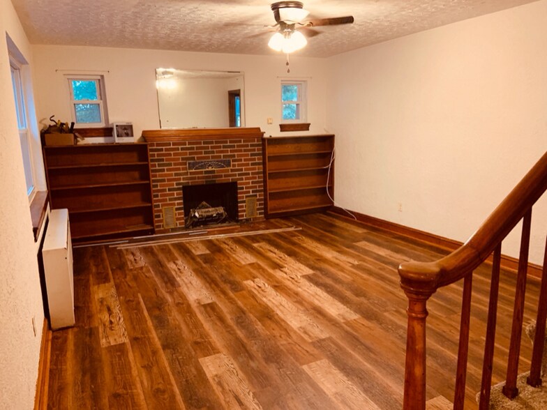 Building Photo - 109 W Foundry St