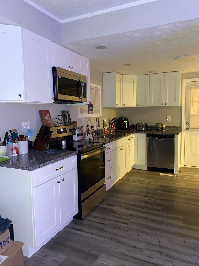 Building Photo - 53710 Quimby Ave