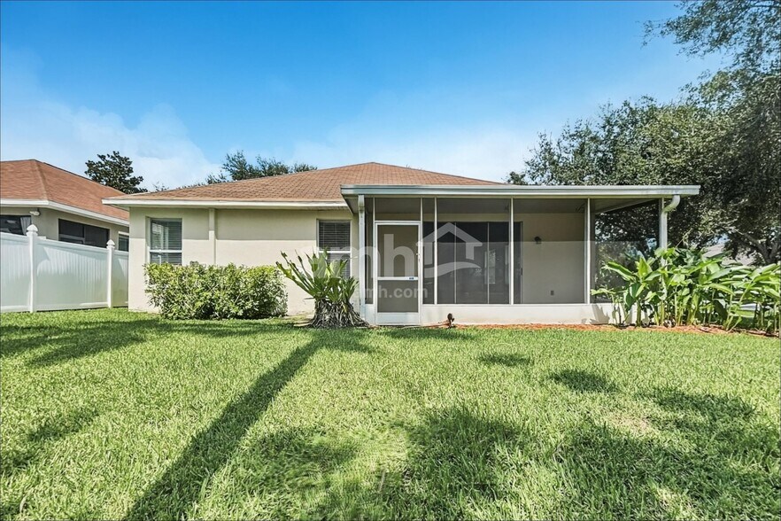 Building Photo - 802 Lesa Glen Pl