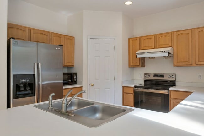 Building Photo - 13647 Plaster Cir