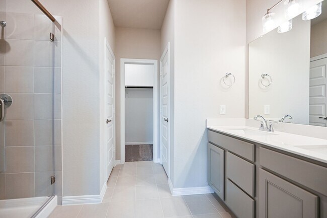 Building Photo - Brand new, contemporary 1-story home. FRID...