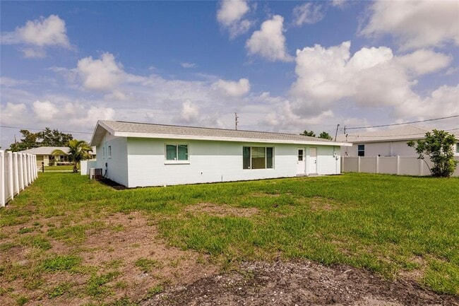 Building Photo - 3316 Port Charlotte Blvd