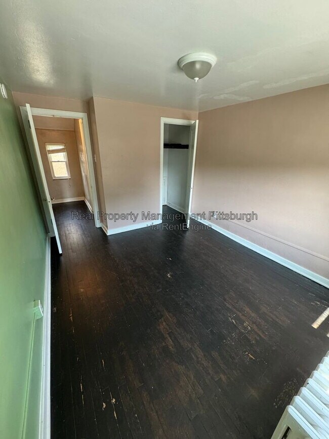 Building Photo - 2819 Morlock St