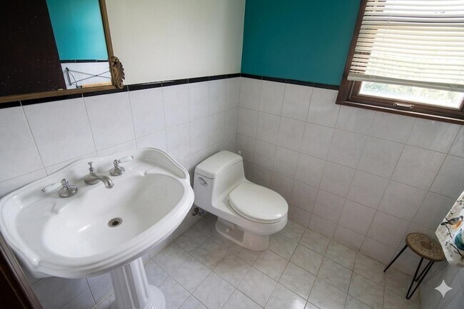 Building Photo - 730 Humboldt St