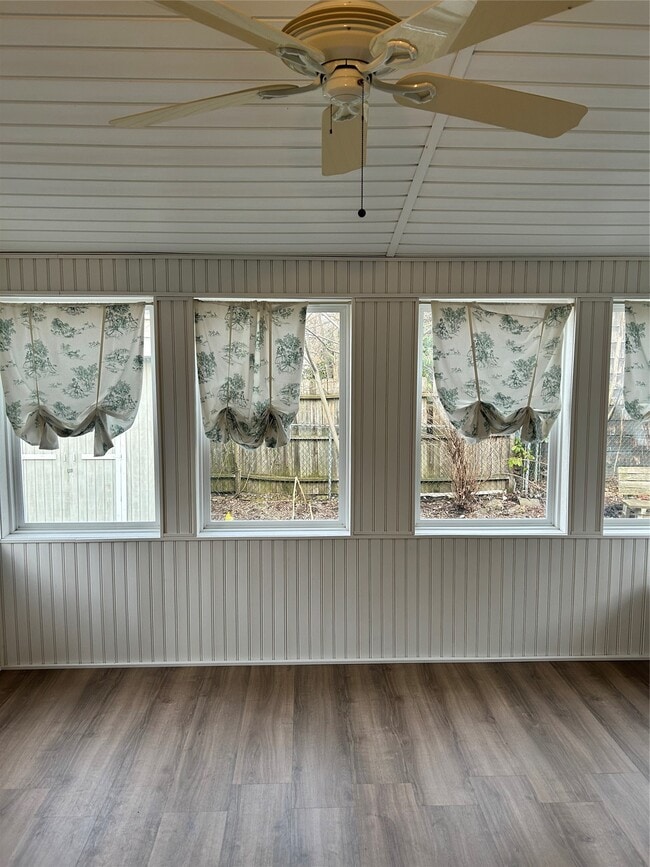 Building Photo - 74 Matthews St