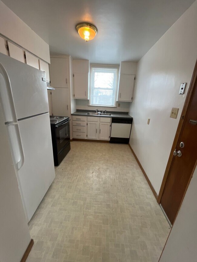 Building Photo - 943-945-945 Sheridan Ave