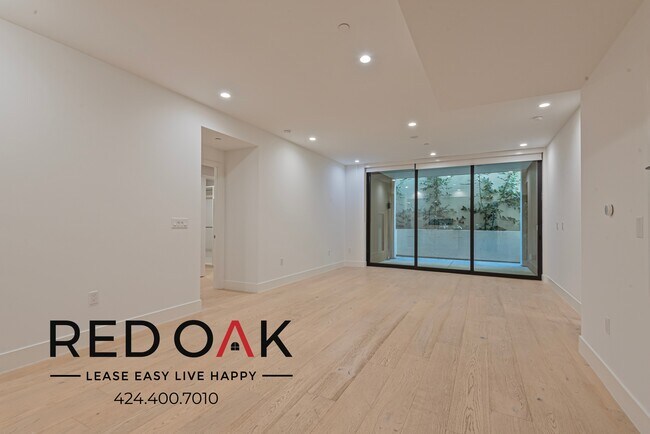 Building Photo - Stunning Contemporary Two Bedroom with Sty...