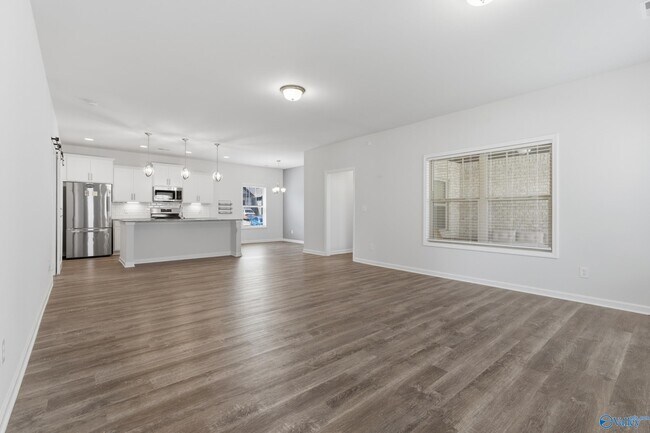 Building Photo - 100 Sartain St