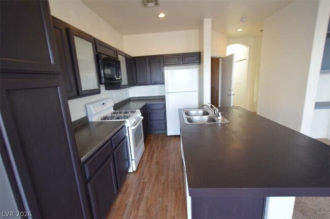 Building Photo - 6670 Tulip Falls Dr