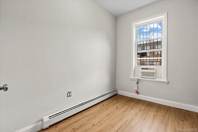 Building Photo - 325 Autumn Ave