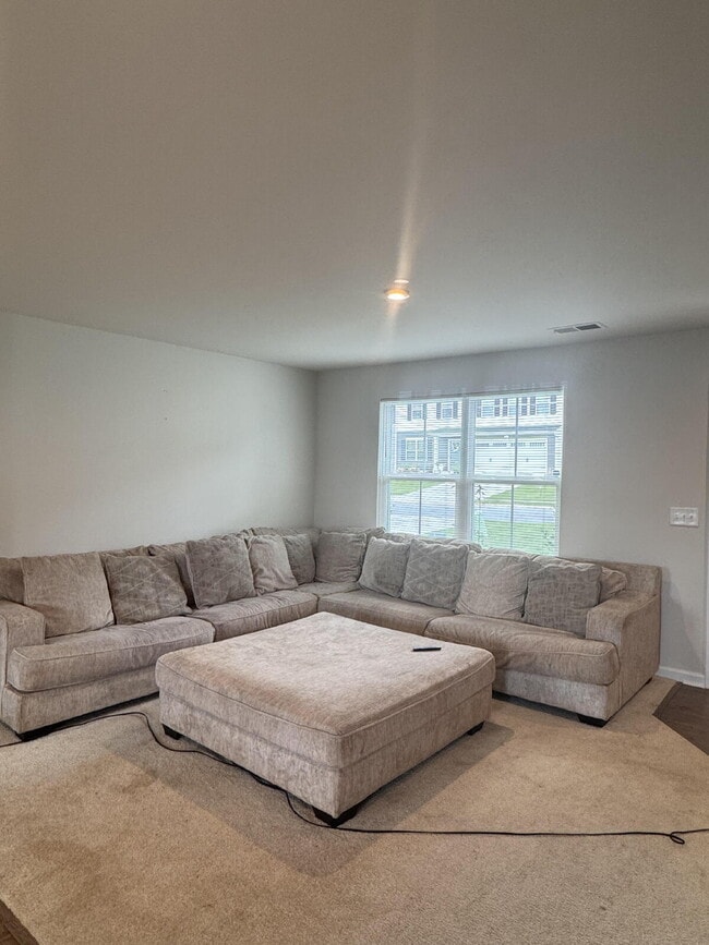 Building Photo - Charming 3-Bed, 2.5-Bath Home in Woodruff ...