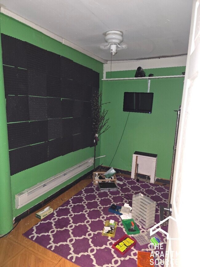 Building Photo - 5459 W Chicago Ave