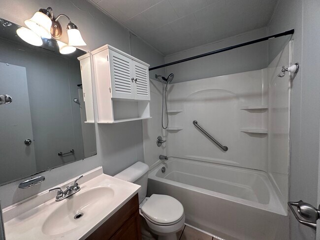 Building Photo - 1504 Edgewood-