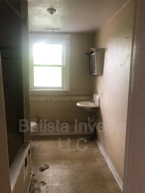 Building Photo - 821 E McCarty St