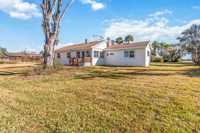 Building Photo - 4/3 Lakefront Home for Rent – 1 Acre – Near College Park & Downtown Orlando