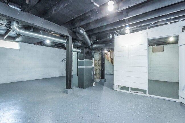 Building Photo - 2 Bedroom for Rent in Des Moines
