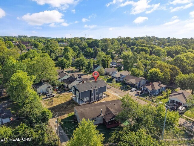 Building Photo - 2713 Tarleton Ave