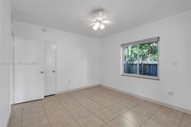 Building Photo - 6141 SW 47th St