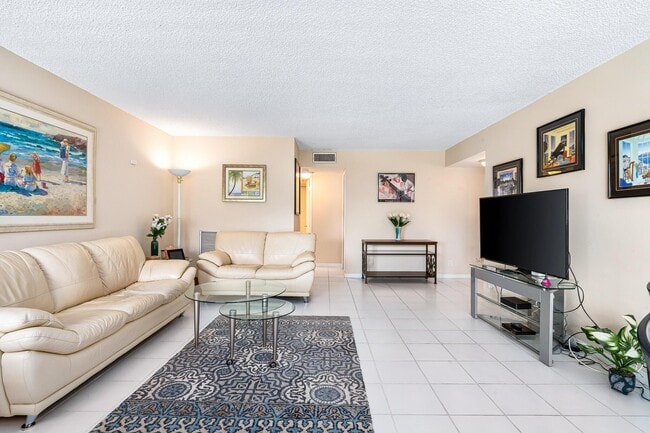 Building Photo - 5751 Camino Del Sol