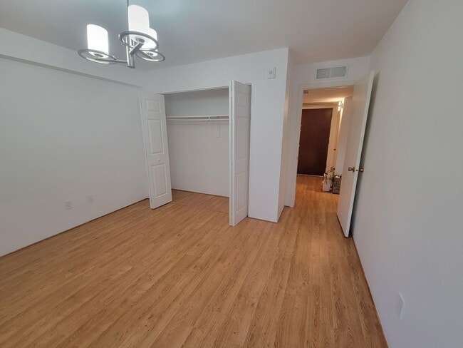 Building Photo - Newly Remodeled 1bed/1bath condo in Stonegate Community in Gunbarrel