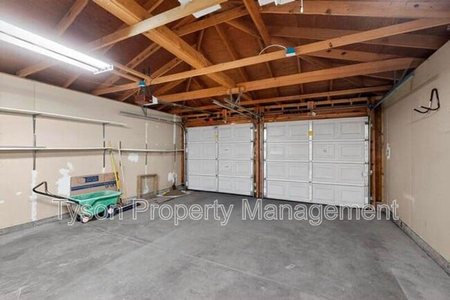 Building Photo - 12241 Woodland Ave NE