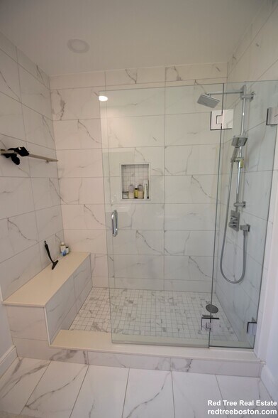 Building Photo - 75 Somerset Rd