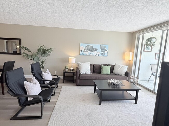 Building Photo - 4030 W Palm Aire Dr