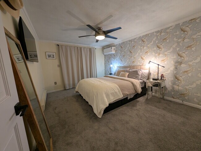 Building Photo - 159 Maverick St